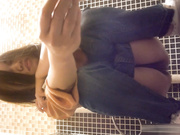 外站最新流出国内云上会所高清系列眼镜妹子看着手机很入迷