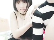 年纪不大身材却很丰满漂亮小美女穿着丝袜 和炮友双人啪啪大秀 口交啪啪很诱人