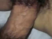 【高价购入】网友迷晕爆菊女友，阴毛旺盛黑森林一大片，插完鲍鱼不过瘾尝试抠抠粉嫩菊花，720P原版无水印