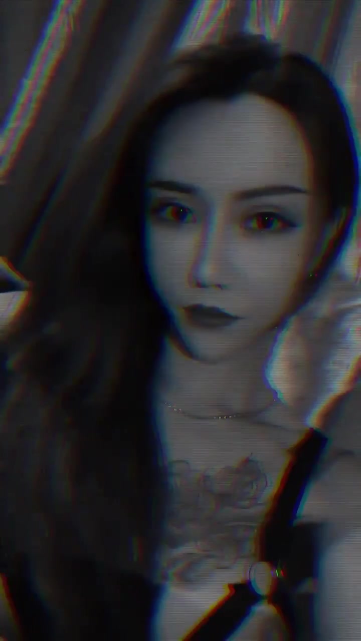 【喷血推荐】魔鬼容颜TS路诗曼，性感的鸡巴喂直男吃，和直男互相舌吻交换唾液 爽得很啊，淫荡地操一波菊花~