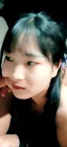 刚成年小美女口暴吞精