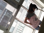 国内厕拍大神潜入某礼仪培训机构女厕偷拍美女嘘嘘有个高跟美女貌似在换衣服脱光了尿尿