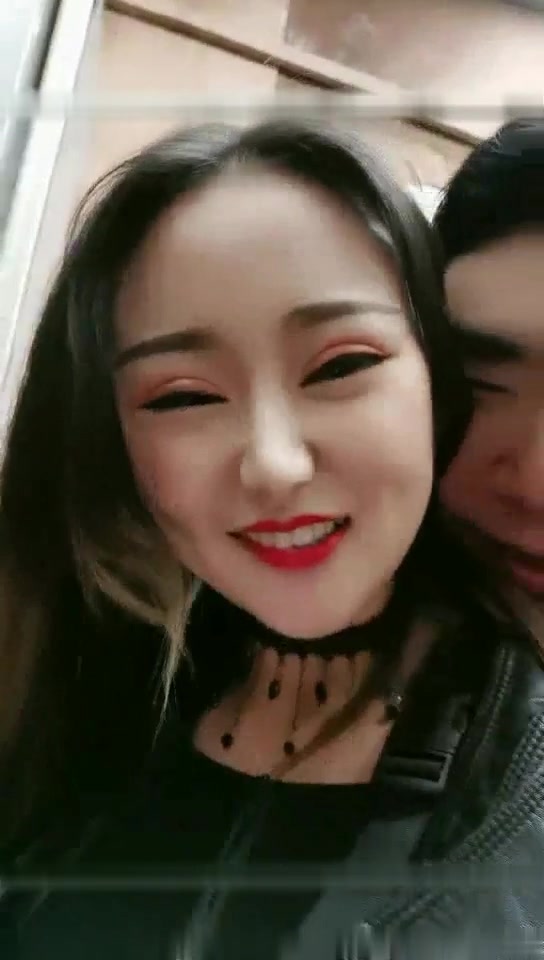 夜场妈咪性感美少妇约炮靠小姐吃饭的小白脸鸡头到情趣酒店开房啪啪