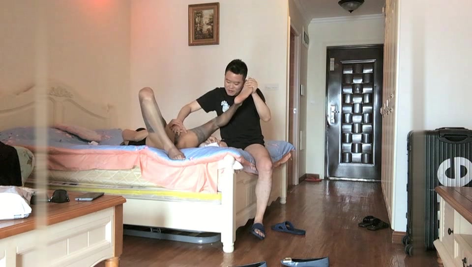 【真香警告】新晋探花达人〖山鸡探花〗重金约操极品173长腿灰丝嫩模梦雪 扛腿猛操极品炮架子 高清源码录制