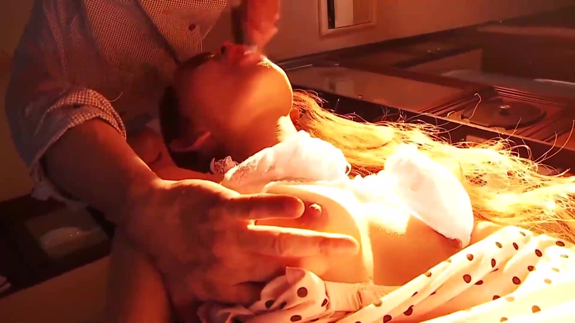 【无码破解】气质美女『丘咲爱米莉』夫目前侵犯IPZ-015