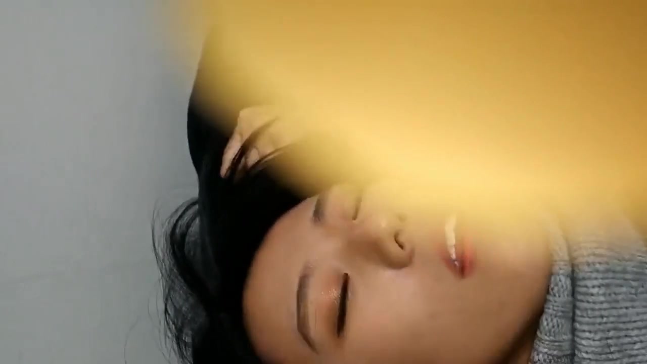 非常漂亮的美女大学生和男友躲避疫情在家除了做爱就是做爱 大屌无套抽插小浪穴 口爆裹射特别爽 高清720P版