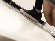 国内厕拍达人四处游荡尾随几个逼毛稀疏的妹子进女厕偷窥人家嘘嘘1080P高清版