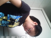 大膽坑神潛入某大學校園藏匿隔間多鏡頭偸拍各式年輕學妹如廁 陰毛稀疏粉嫩小穴看得讓人欲火焚身 1080P高清原版