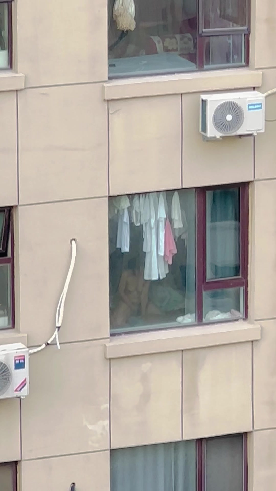 偷拍邻居刚做完 内射1