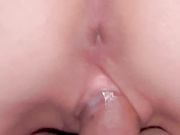 真实实拍 00后嫩穴女友主动上位抽插近距离拍摄