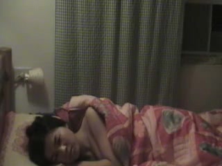 眼睛男，与老婆在家做爱自拍，比较矜持