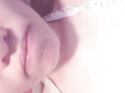 骚货自拍。。。