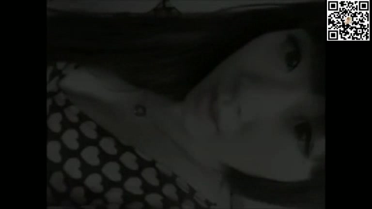 大胸骚女自拍最后被男友操