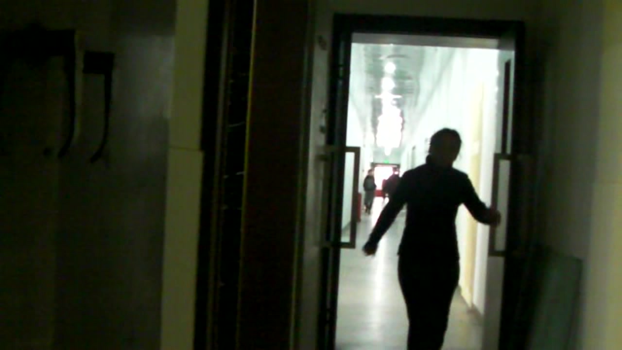 呵呵哒咔哇呀.蹦蹦跳跳来窝料,好可爱的大妹子