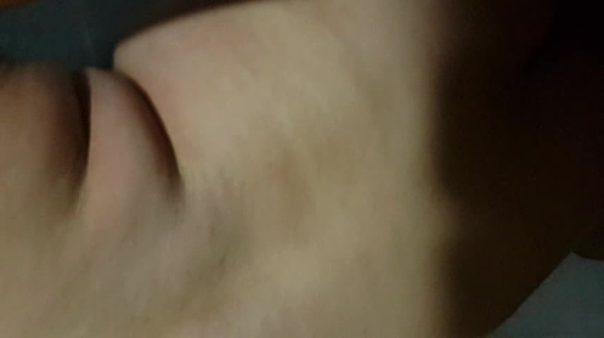 受不了了女友在洗澡进去就干