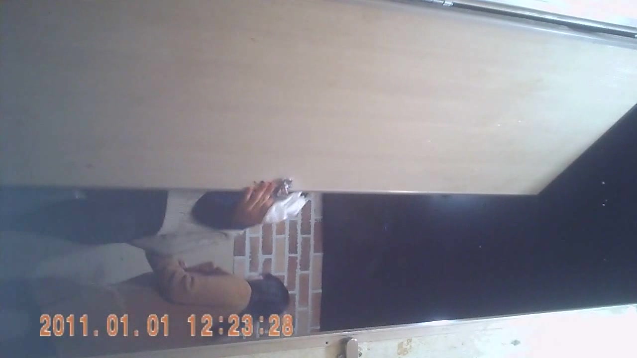 偷拍美女上厕所