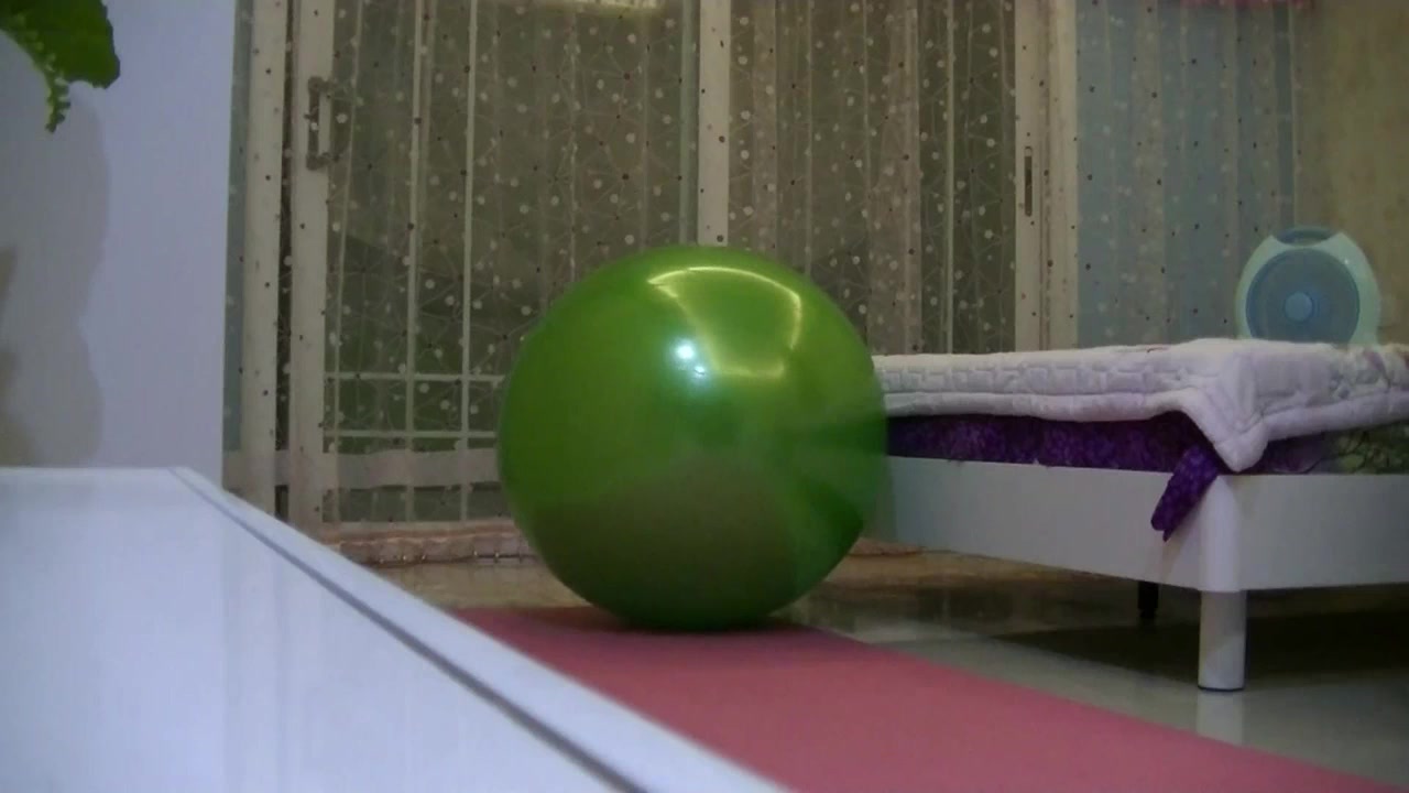 对白淫荡的母子乱伦妈妈漏脸了趴着健身球啪啪高清无水