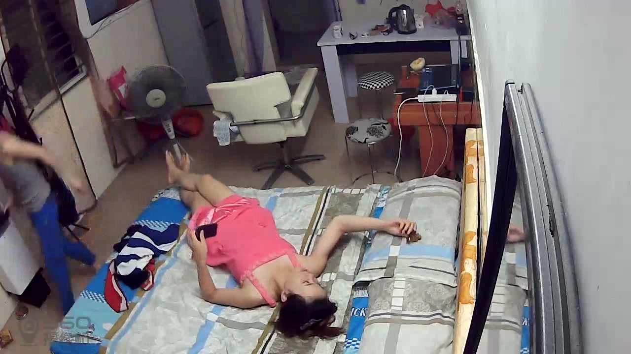 监控偷拍 大白天 出租屋小伙和漂亮美女啪啪
