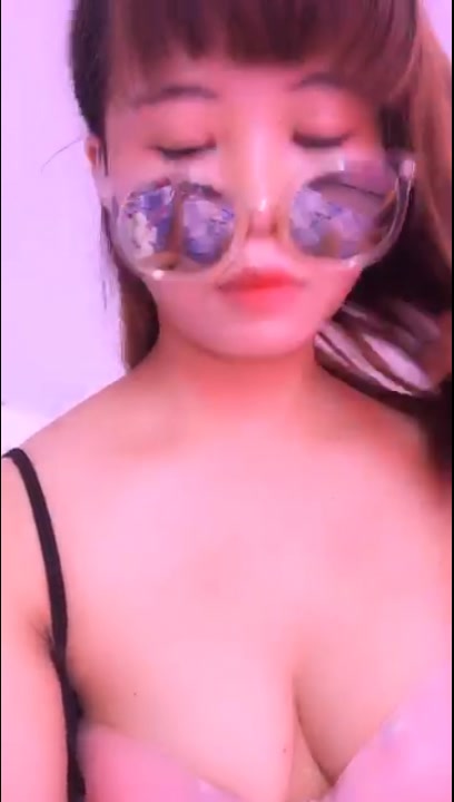 直播号称土豪第一粉嫩 薇薇露