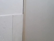 美女表演拉屎撒尿