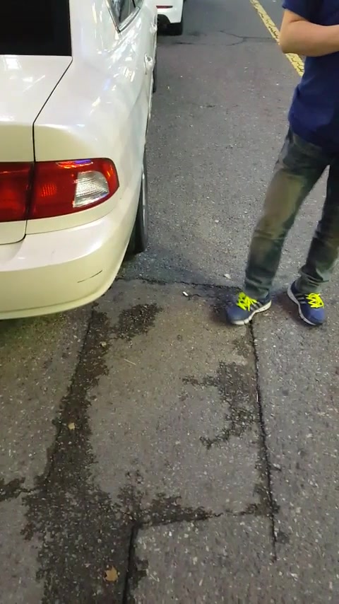 街头浪女醉酒自摸我敢说在漂亮一点他就不会还在街上了