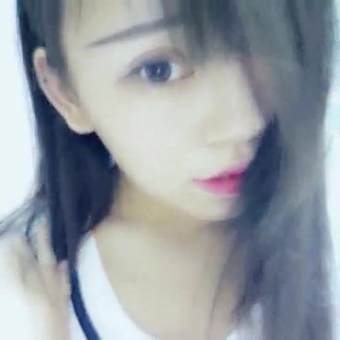 外貌清纯的美女自拍视频发给男友看02