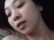 大乳美女一脸享受的样子