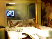 超气质嫩模酒店被插入后不停的浪叫，爽得不亦乐乎