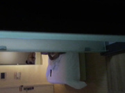 潜入七天连锁酒店偷拍开房的客人啪啪